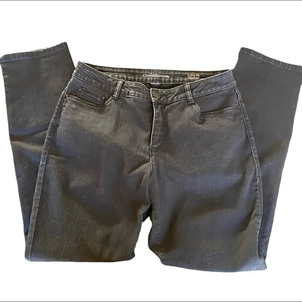Croft & Barrow black wash size 32 Curvy fit straight leg
